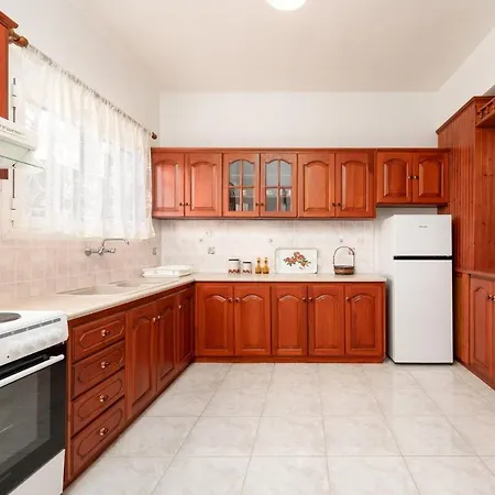 Apartment Sainis 5 - Cozy For Four People With Full Kitchen *